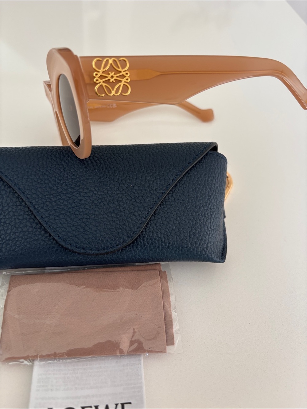 Loewe Beige Cat-Eye Sunglasses with Brown Lenses - Picture 2 of 4